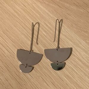 NWOT MARLYN SCHIFF SILVER TONED EARRINGS